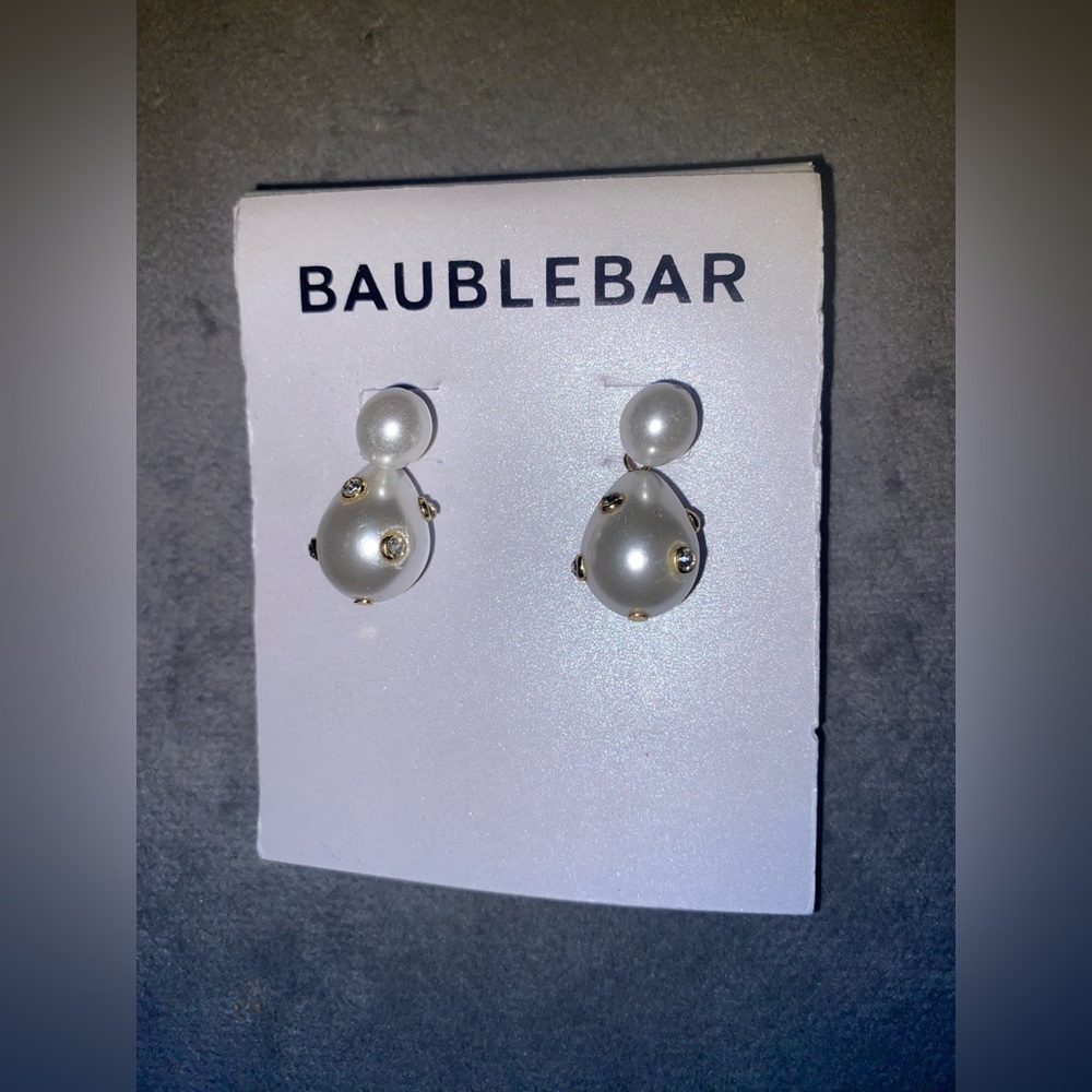 BNWT BaubleBar Inessa Crystal & Faux Pearl Drop Earrings $44 - Picture 2 of 4
